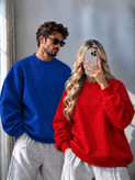 سویشرت یقه گرد دورس قوارهدار زنانه و مردانه تن مانکنهای زن و مرد برای ست دونفره اسپرت
